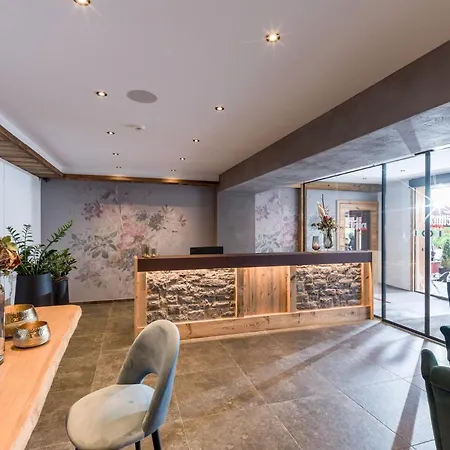 Aparthotel Tennenwirt - Adults Only Soll